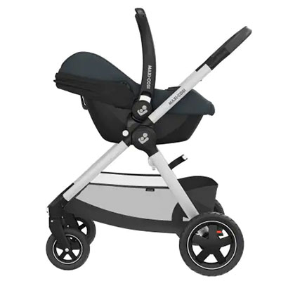 Автокрісло Maxi-Cosi CabrioFix i-Size, встановлене на шасі коляски, вигляд збоку
