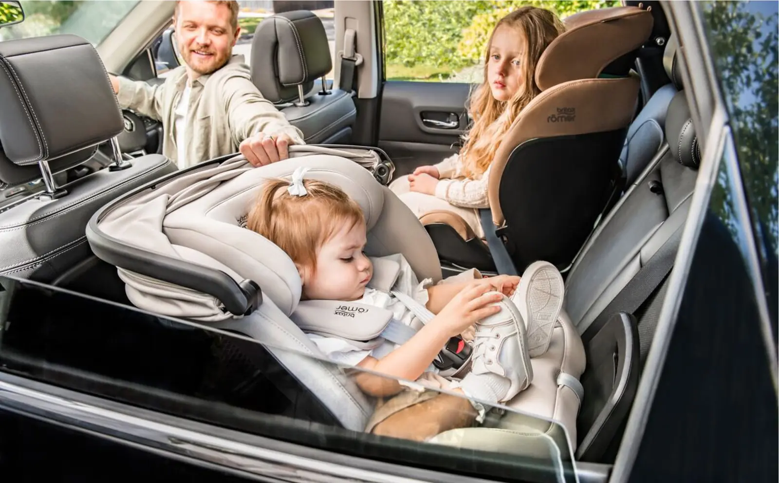 Britax Romer Swivel-Grow Max Air - поворотне дитяче автокрісло з активною вентиляцією (0 - 7 років / 40 - 125 см / 0-25 кг ), кріплення ISOFIX • Soft Taupe