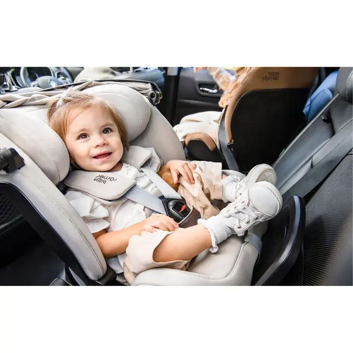 Поїздки проти ходу руху, Britax Romer Swivel-Grow Max Air - поворотне дитяче автокрісло з активною вентиляцією (0 - 7 років / 40 - 125 см / 0-25 кг ), кріплення ISOFIX • Soft Taupe