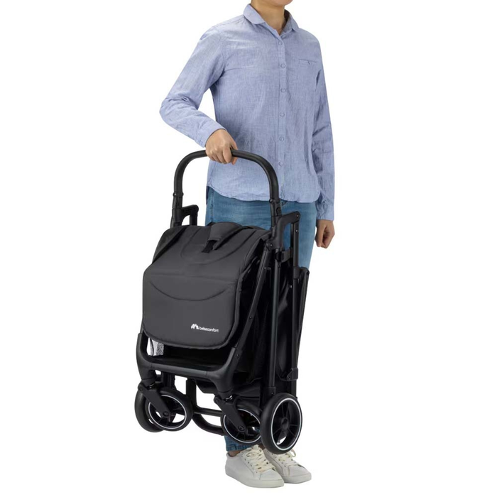 Легка коляска Bebe Confort Azur у дорозі