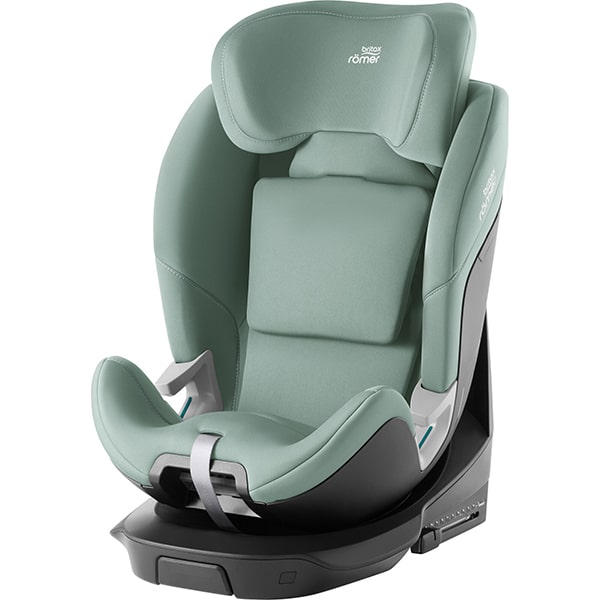 Автокресло Britax Romer Swivel 2 установлено по направлению движения