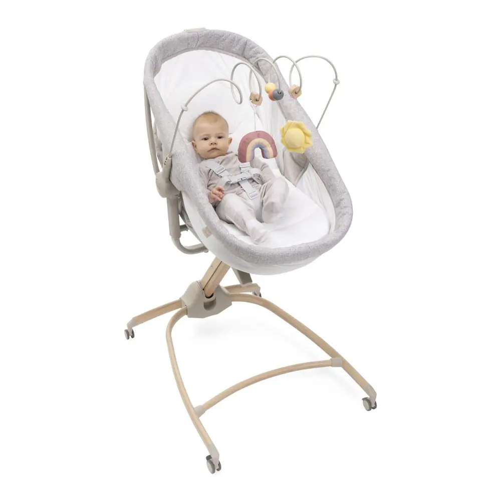 Малюк у шезлонгі Chicco Baby Hug Armonia під ігровою дугою