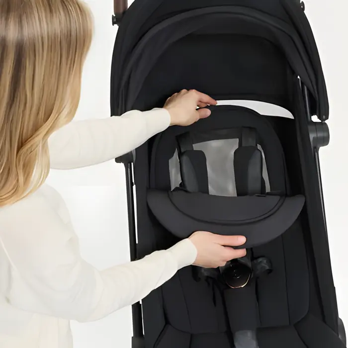 Дихаюча сітчаста спинка, Cybex Coya 2026 Comfort Collection - ультракомпактний прогулянковий візок преміум для подорожей (від народження до 4 років / до 22 кг) • Sepia Black / Matt Black