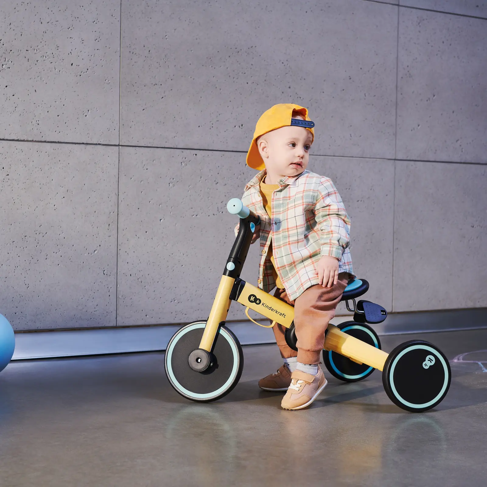 Kinderkraft 4TRIKE - легкий триколісний велосипед, біговел (від 1 року) • Primrose Yellow (KR4TRI00YEL0000)