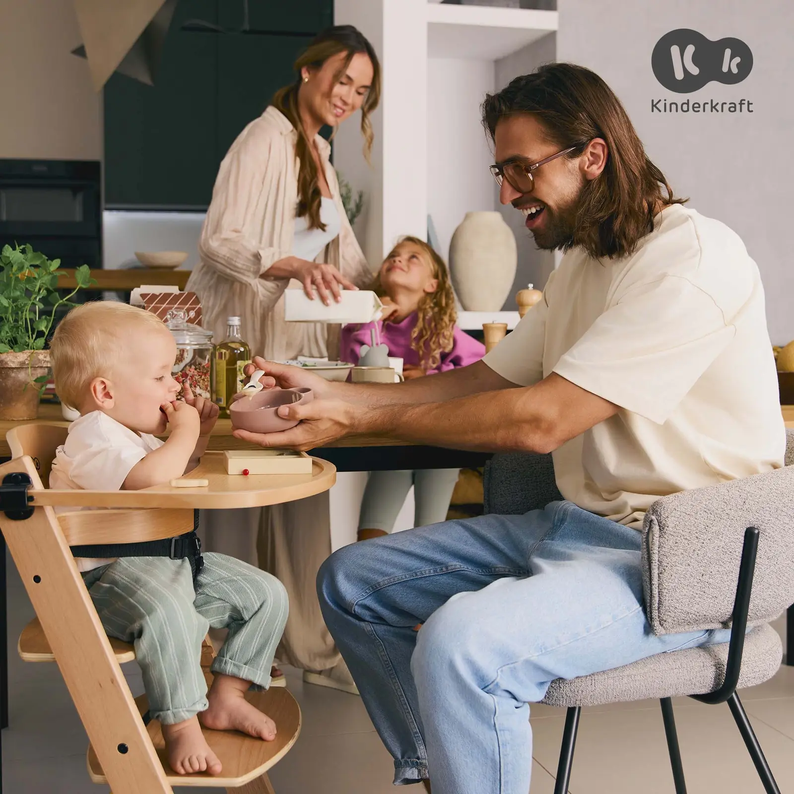 Kinderkraft Enock - стульчик для кормления (от 6 месяцев до 35 кг) • Beige (KKKENOCBEGF0000)