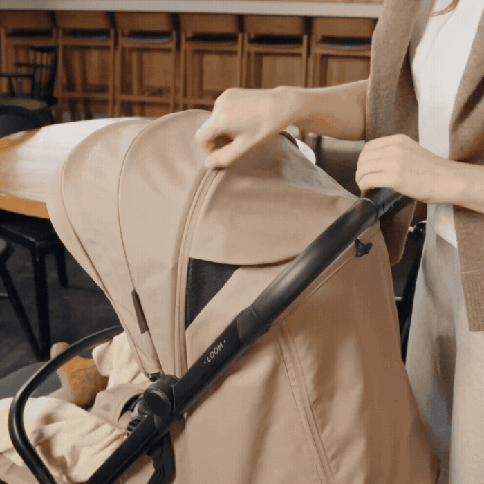 Расширяемый капюшон, Kinderkraft Loom - легкая прогулочная коляска с автоматическим складыванием • Black (KSLOOM00BLK00BS)