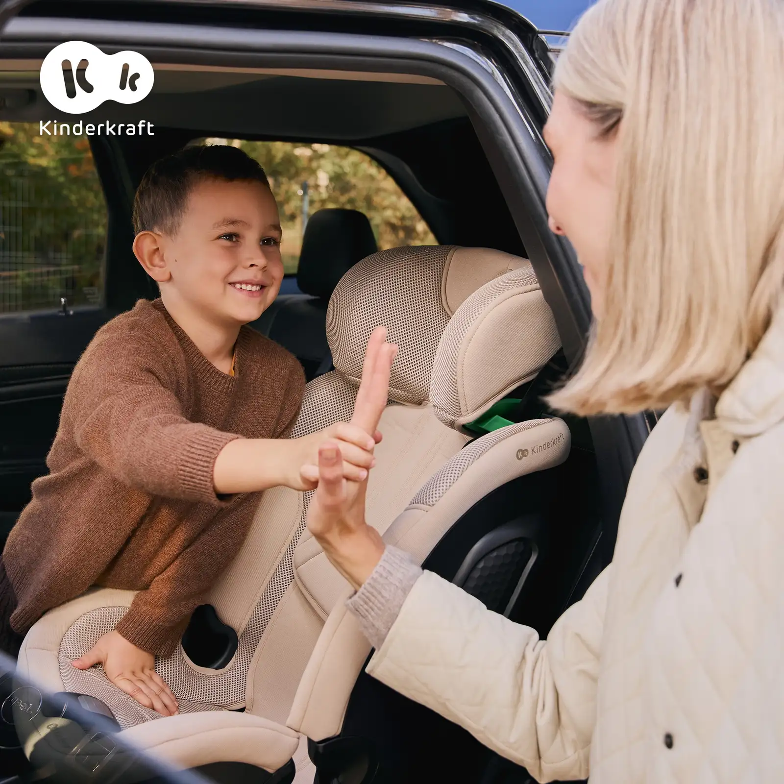Kinderkraft Xpedition 3 i-Size - автокресло для детей (от 0 до 12 лет / 40 - 150 см), поворот 360° • Black (KCXPED03BLK0000)