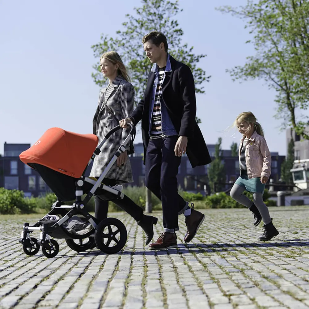 Bugaboo Cameleon 3 Plus на прогулке по пересеченной местности