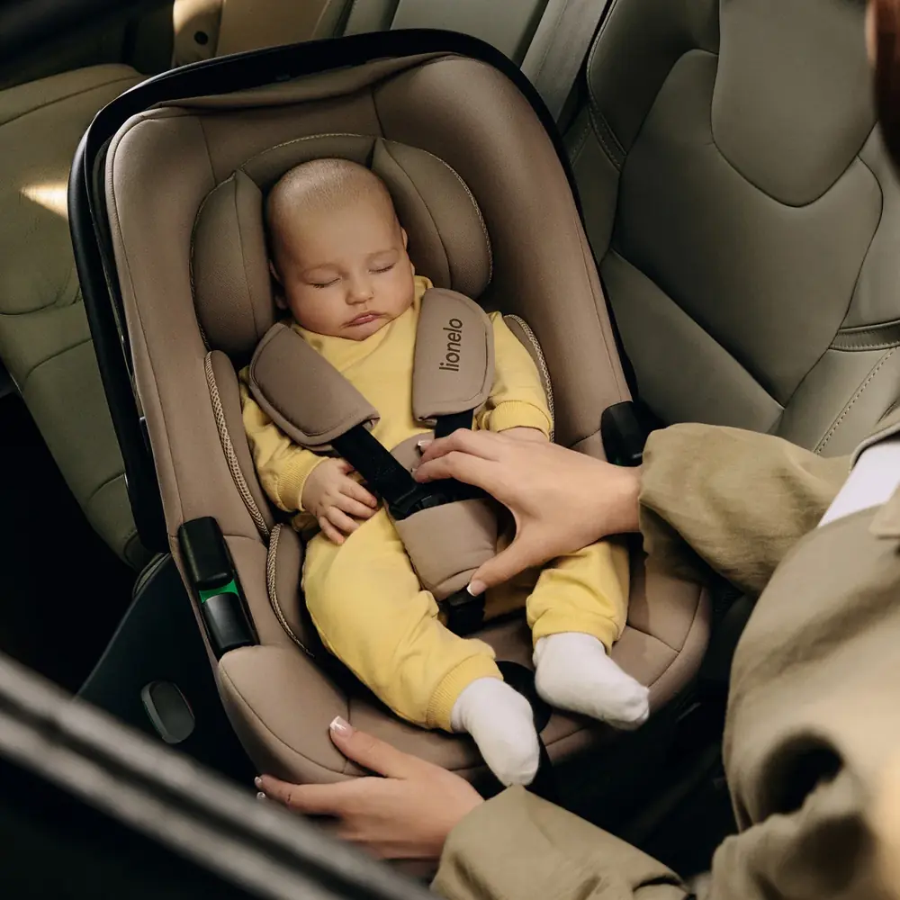 Автокресло с базой ISOFIX в комплекте, Lionelo Astrid i-Size Set Plus - автокресло для новорожденных с базой ISOFIX (40-87 см/ 0-24 мес) • Beige Cream