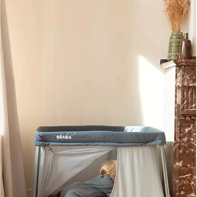 Бічний отвір манежу Beaba Eazy Sleep