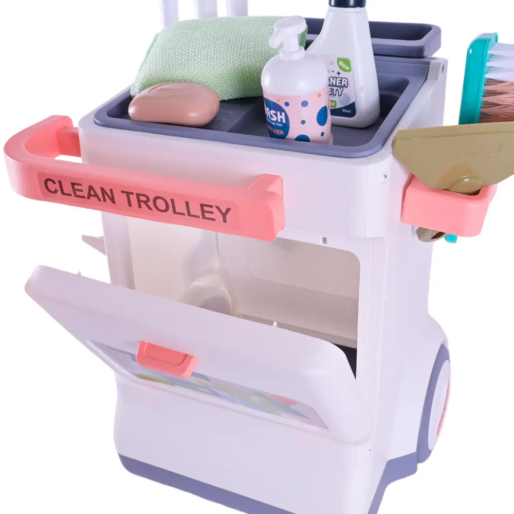 Верхня частина візка для прибирання з написом Clean Trolley