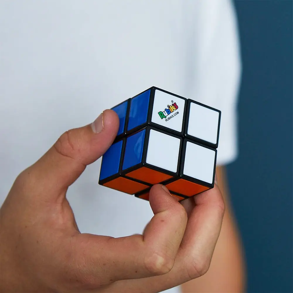 Кубик 2×2 у руці