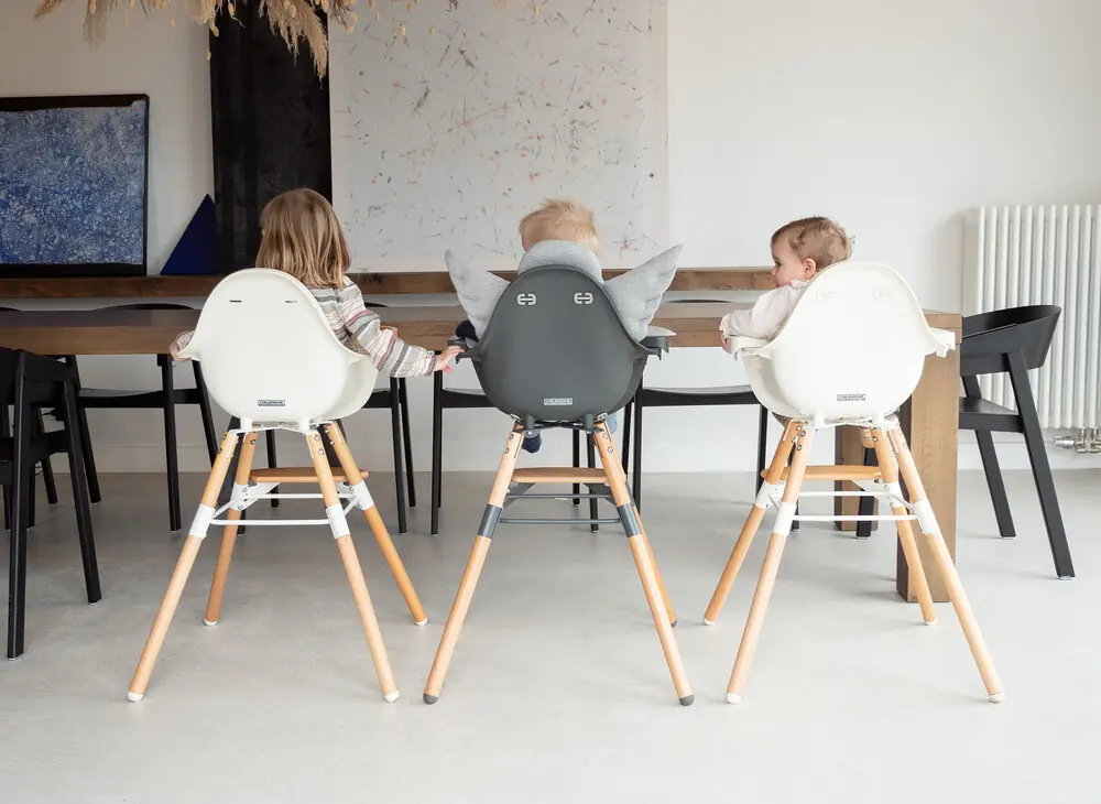 Стульчики для кормления Childhome Evolu 2 у обеденного стола