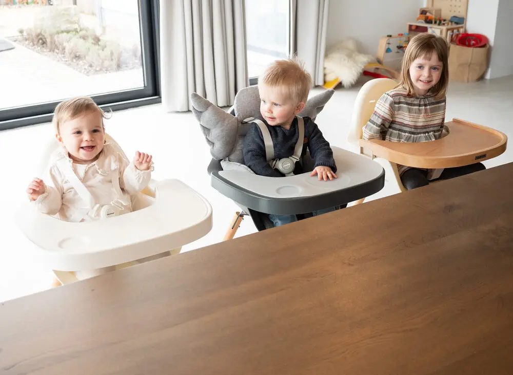 Стульчики Childhome Evolu 2 со столиками у обеденного стола