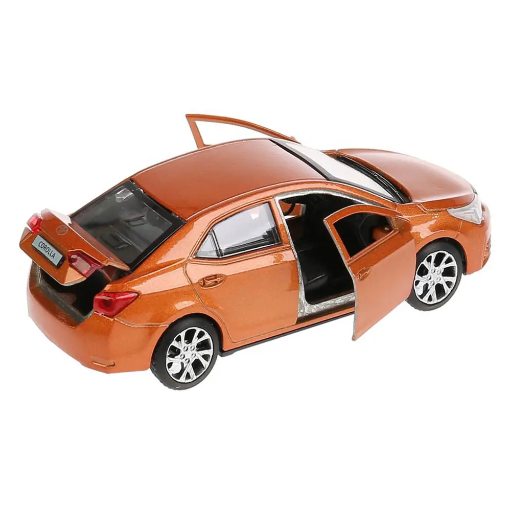 Модель Toyota Corolla з відчиненими дверима та багажником