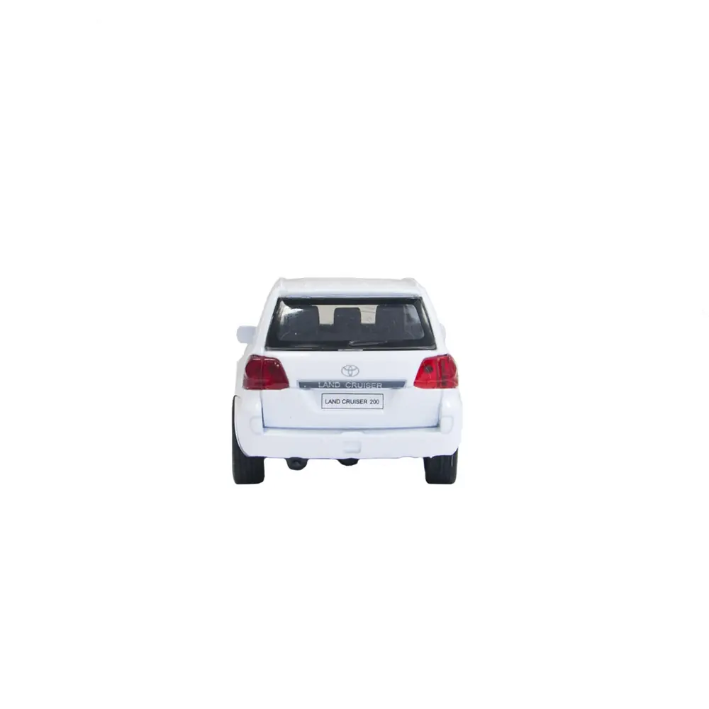 Вид сзади белой модели Toyota Land Cruiser