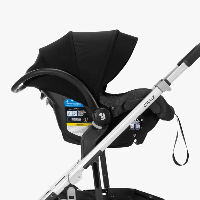Автокрісло-переноска на рамі коляски UPPAbaby Cruz через адаптери