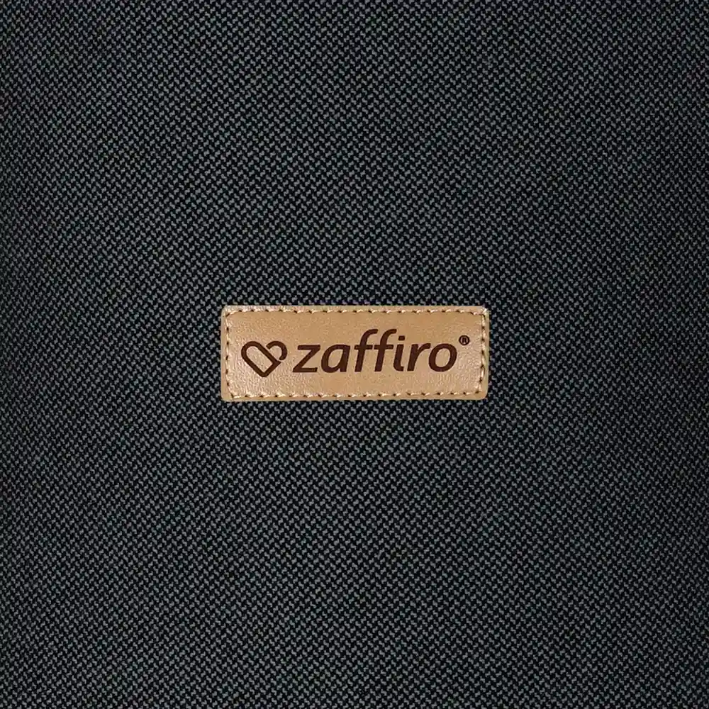 Ткань с плетением «елочка» и бирка Zaffiro на переноске BabyFlow Roma